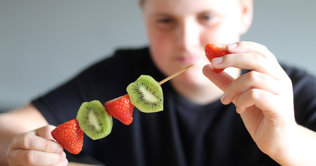 Strawberry and kiwi kebab